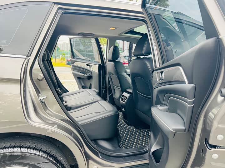 Фото 13 - Haval M6