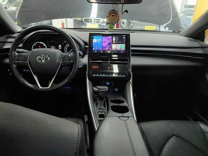 Фото 10 - Toyota Avalon