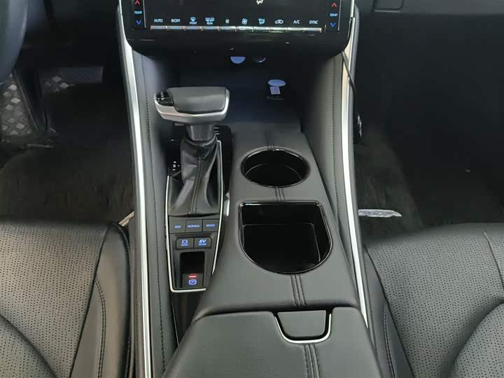 Фото 14 - Toyota Avalon