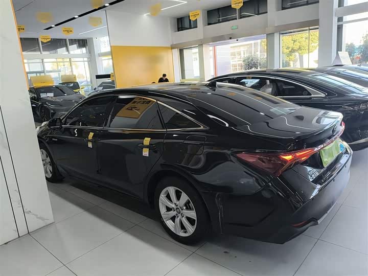 Фото 5 - Toyota Avalon