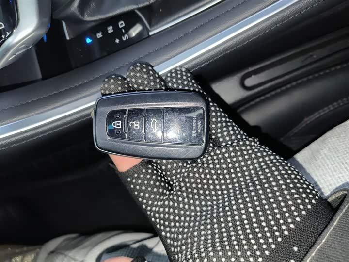 Фото 9 - Toyota Avalon