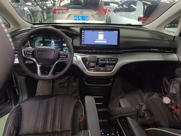 Фото 10 - Roewe iMax 8