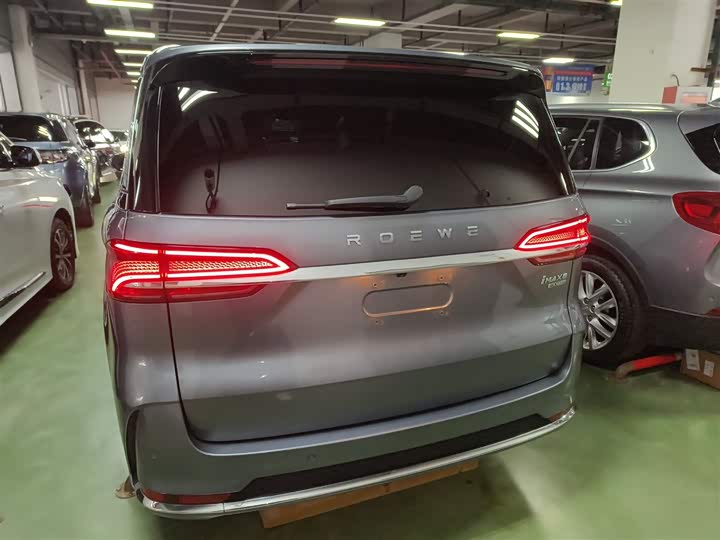 Фото 6 - Roewe iMax 8