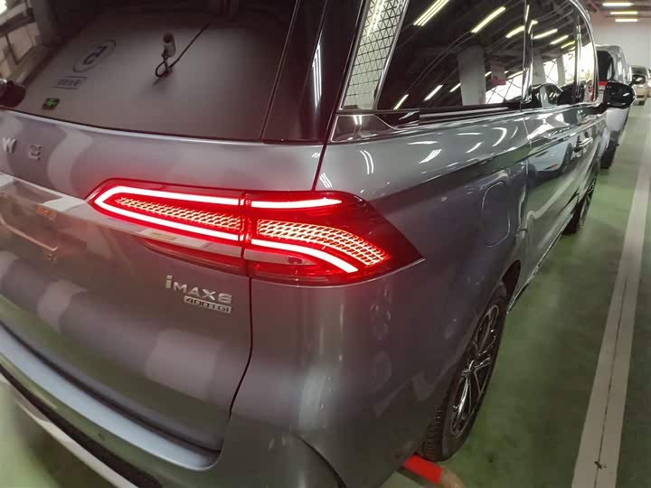 Фото 8 - Roewe iMax 8