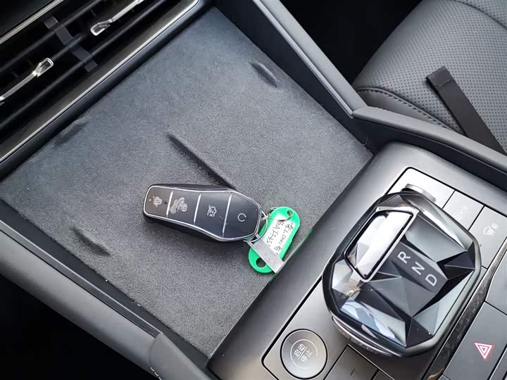 Фото 9 - BYD Qin L