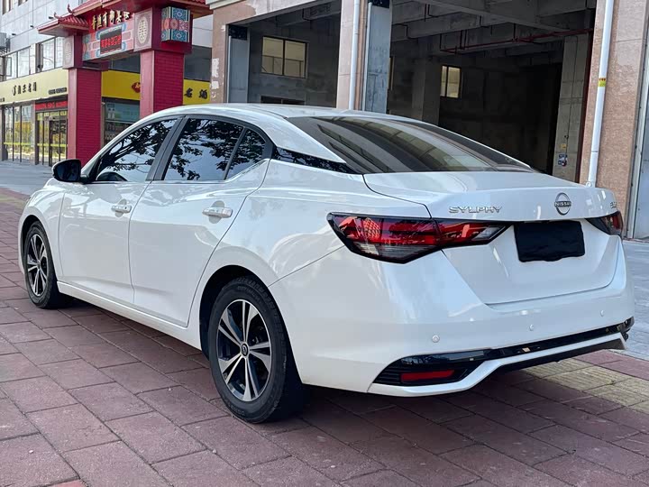 Фото 9 - Nissan Sylphy