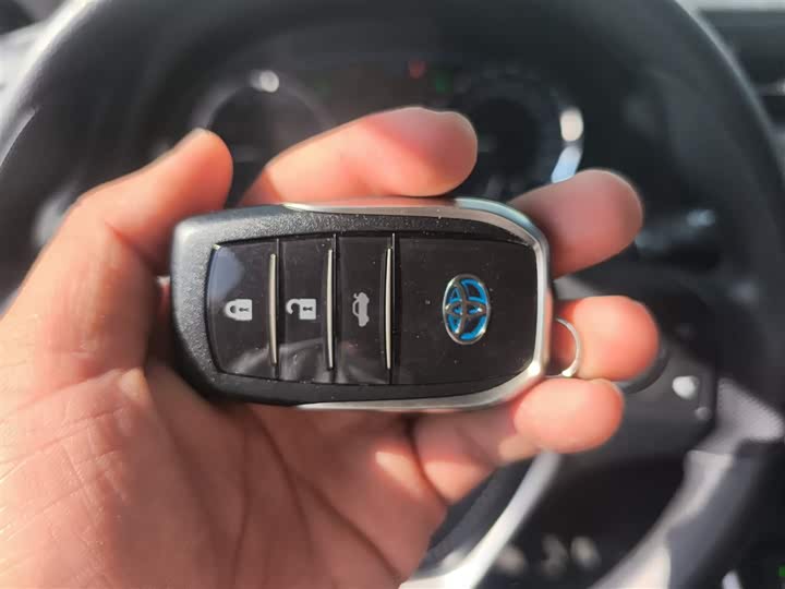 Фото 9 - Toyota Corolla Hybrid