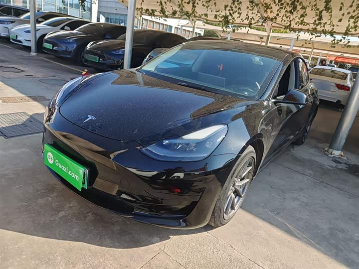 Фото 1 - Tesla Model 3