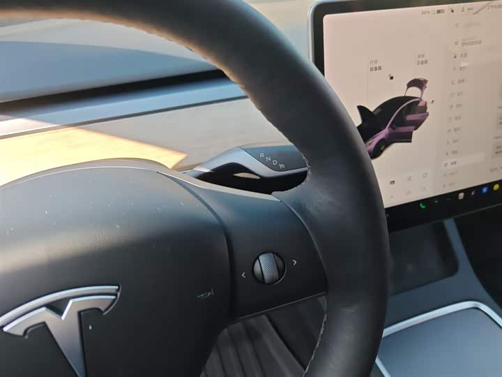 Фото 14 - Tesla Model 3