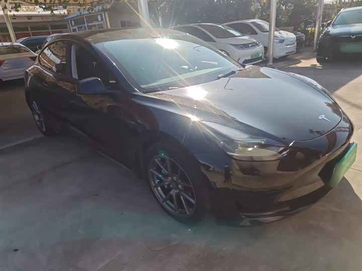 Фото 4 - Tesla Model 3