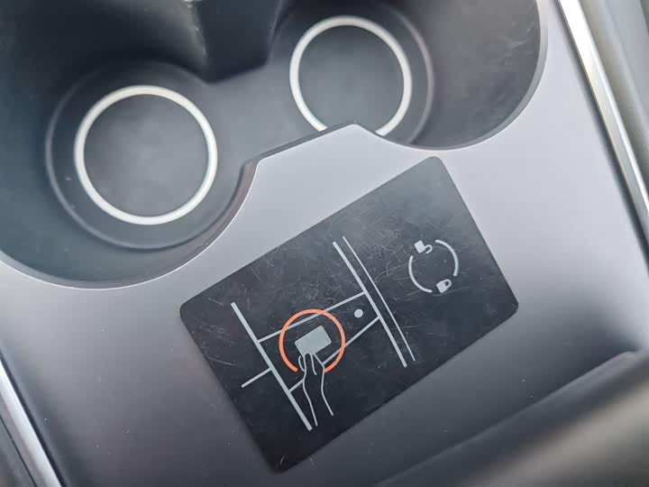 Фото 9 - Tesla Model 3