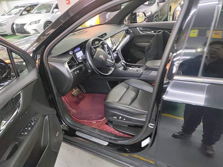 Фото 5 - Cadillac XT6