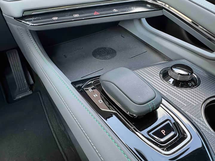 Фото 19 - Zeekr 001