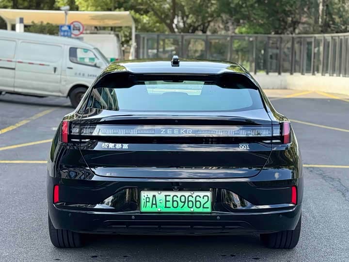 Фото 5 - Zeekr 001