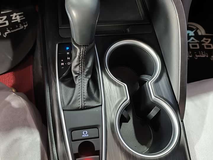 Фото 15 - Toyota Camry