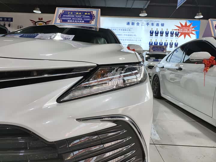 Фото 16 - Toyota Camry