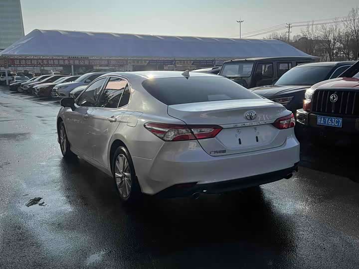 Фото 7 - Toyota Camry