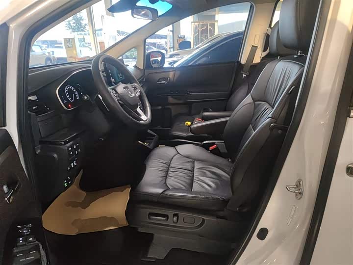 Фото 15 - Honda Odyssey