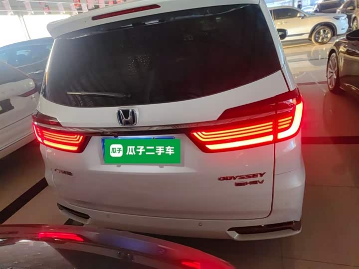 Фото 6 - Honda Odyssey