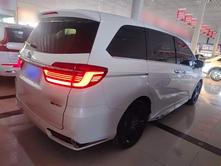 Фото 7 - Honda Odyssey