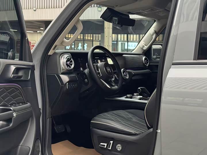 Фото 7 - Tank 300