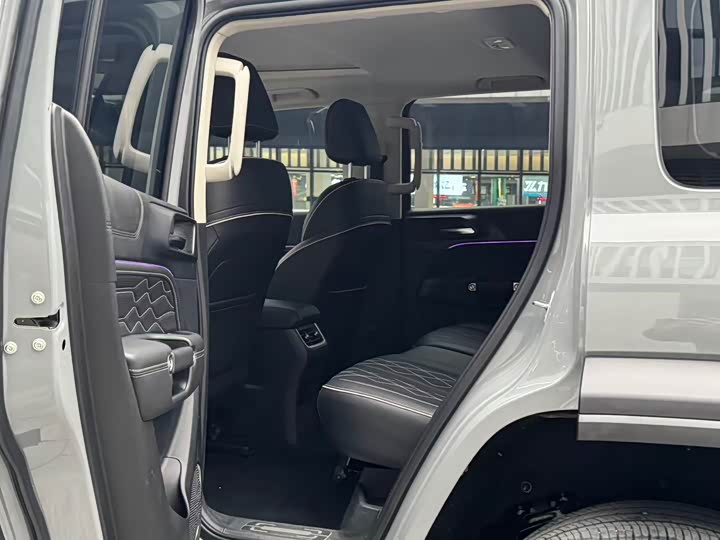 Фото 9 - Tank 300