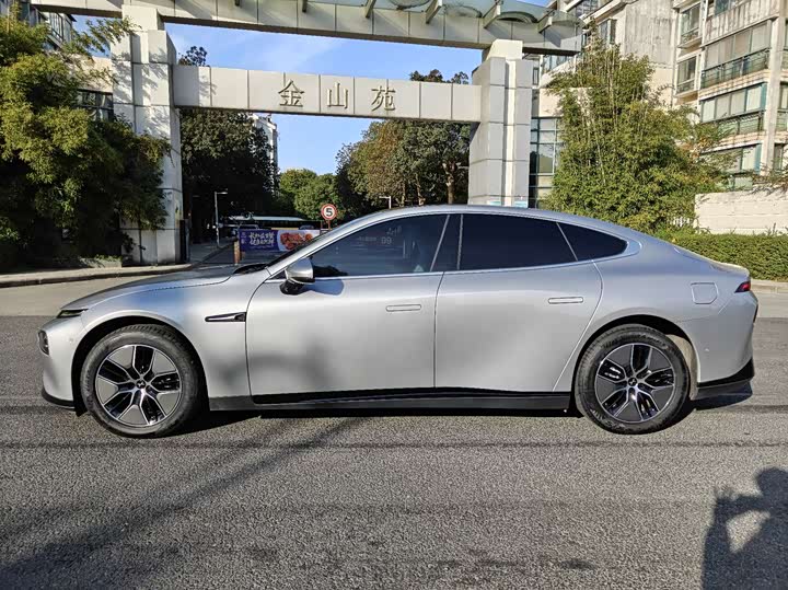 Фото 3 - XPeng P7