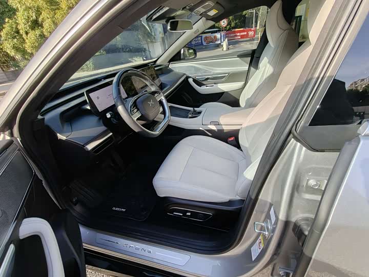 Фото 8 - XPeng P7