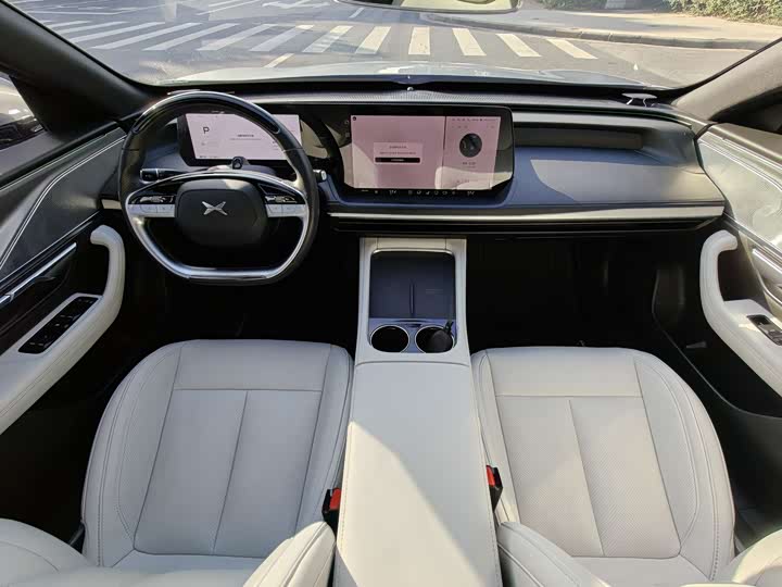 Фото 9 - XPeng P7