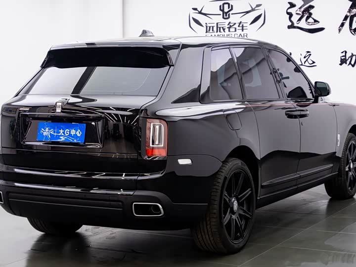 Фото 9 - Rolls-Royce Cullinan
