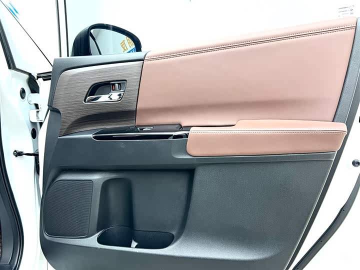 Фото 24 - Honda Odyssey