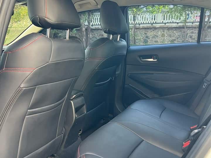 Фото 10 - Toyota Corolla