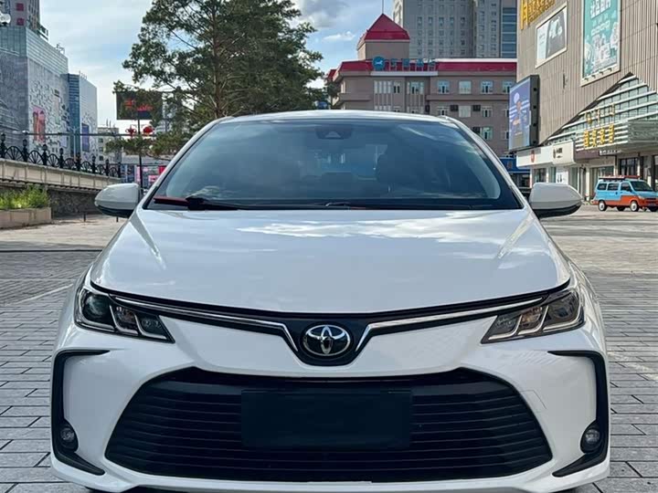 Фото 3 - Toyota Corolla