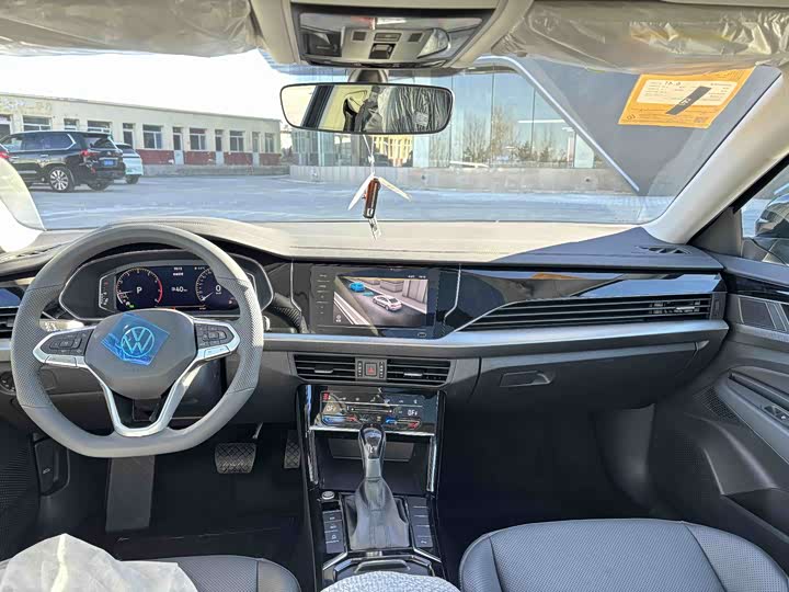 Фото 8 - Volkswagen Passat