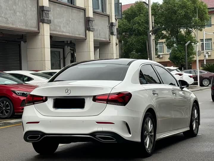 Фото 9 - Mercedes-Benz A-Class