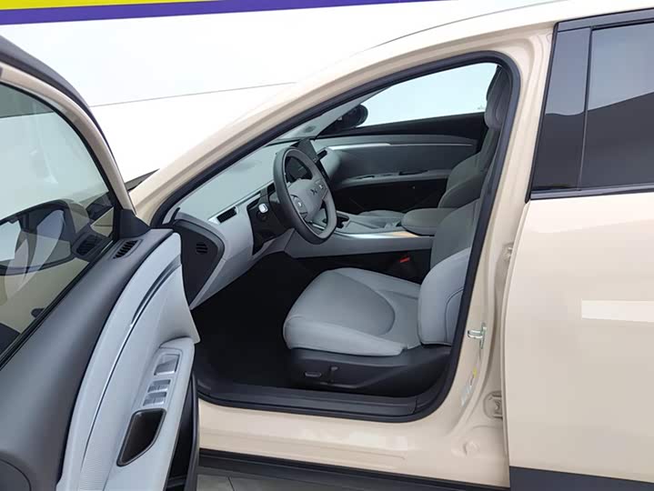 Фото 9 - XPeng Mona M03