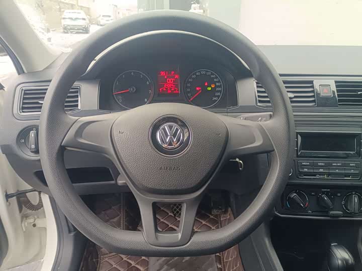 Фото 9 - Volkswagen Santana