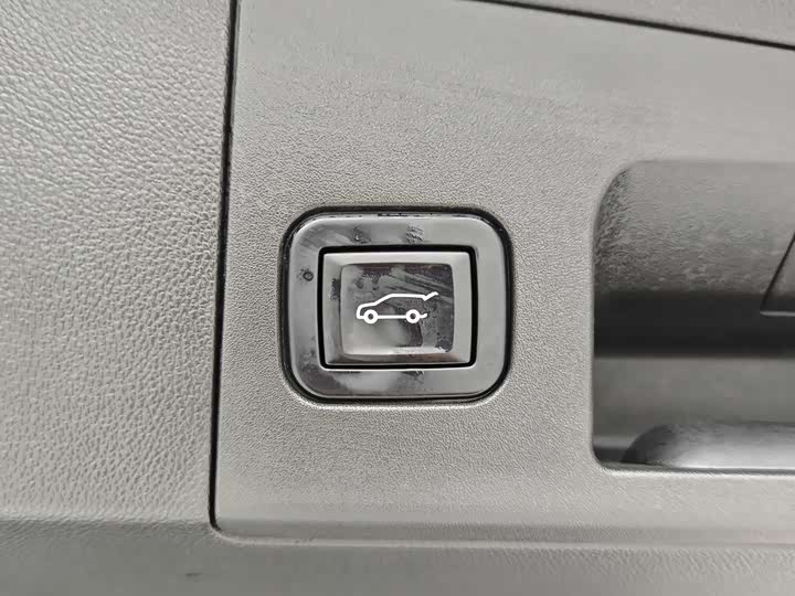 Фото 17 - Cadillac XT5