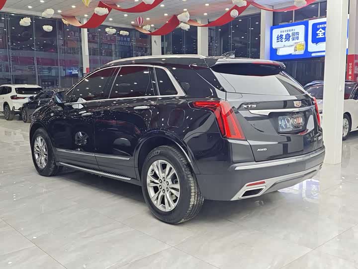 Фото 4 - Cadillac XT5
