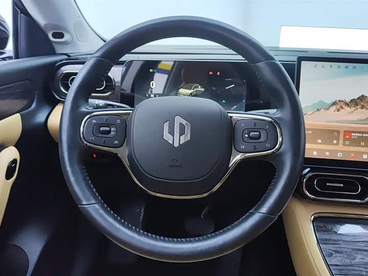 Фото 15 - Leapmotor C11