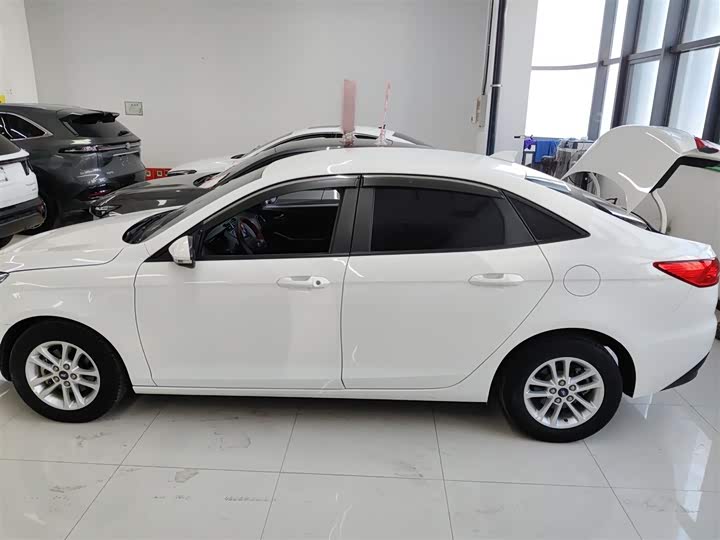 Фото 5 - Ford Escort