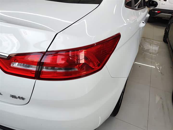 Фото 8 - Ford Escort