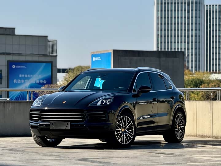 Фото 1 - Porsche Cayenne