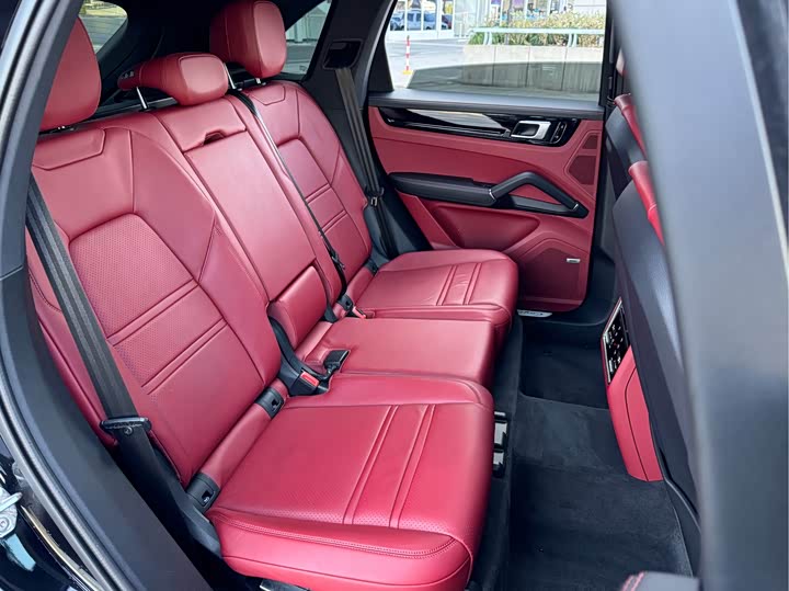 Фото 10 - Porsche Cayenne