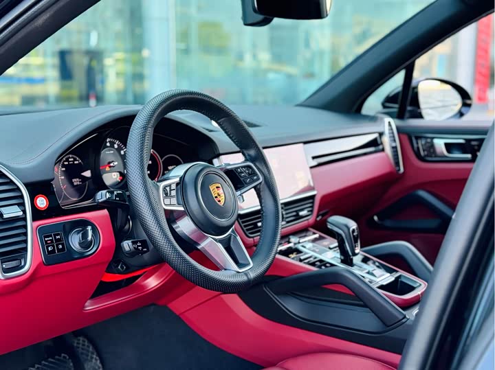 Фото 7 - Porsche Cayenne