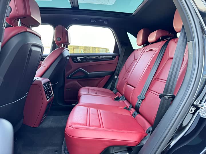 Фото 8 - Porsche Cayenne