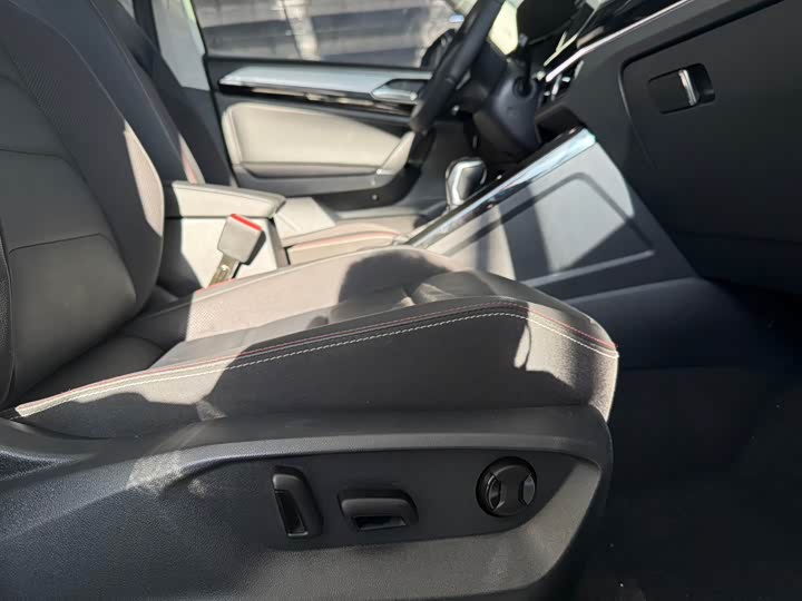 Фото 16 - Volkswagen Tayron