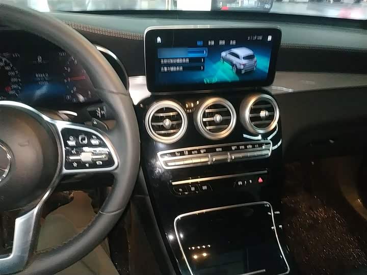 Фото 10 - Mercedes-Benz GLC-Class