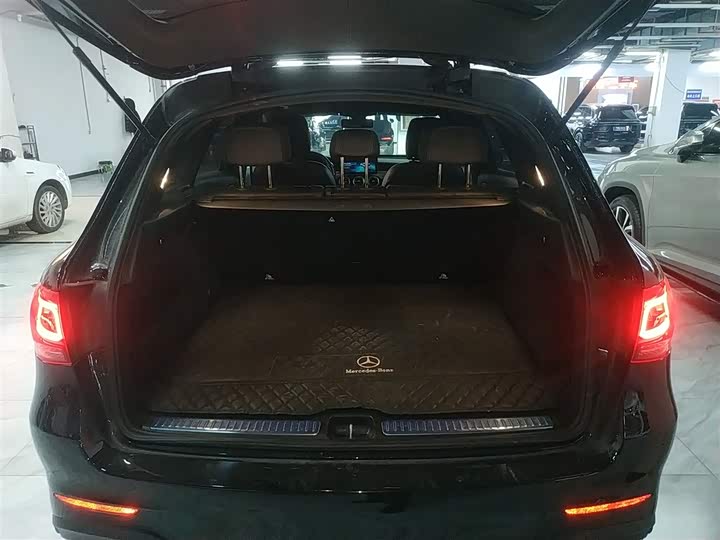 Фото 19 - Mercedes-Benz GLC-Class