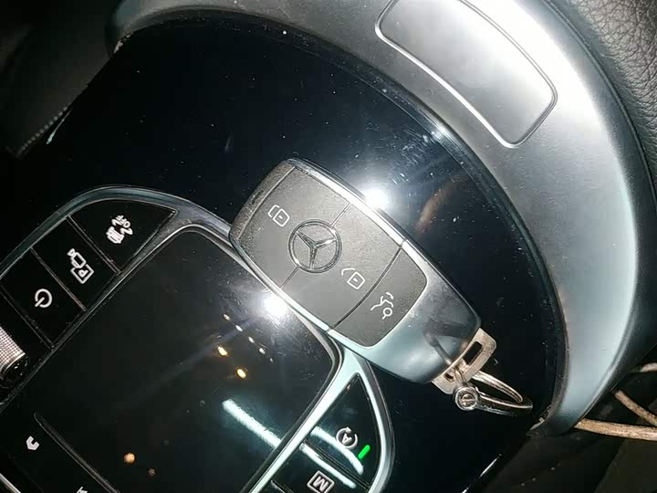 Фото 9 - Mercedes-Benz GLC-Class